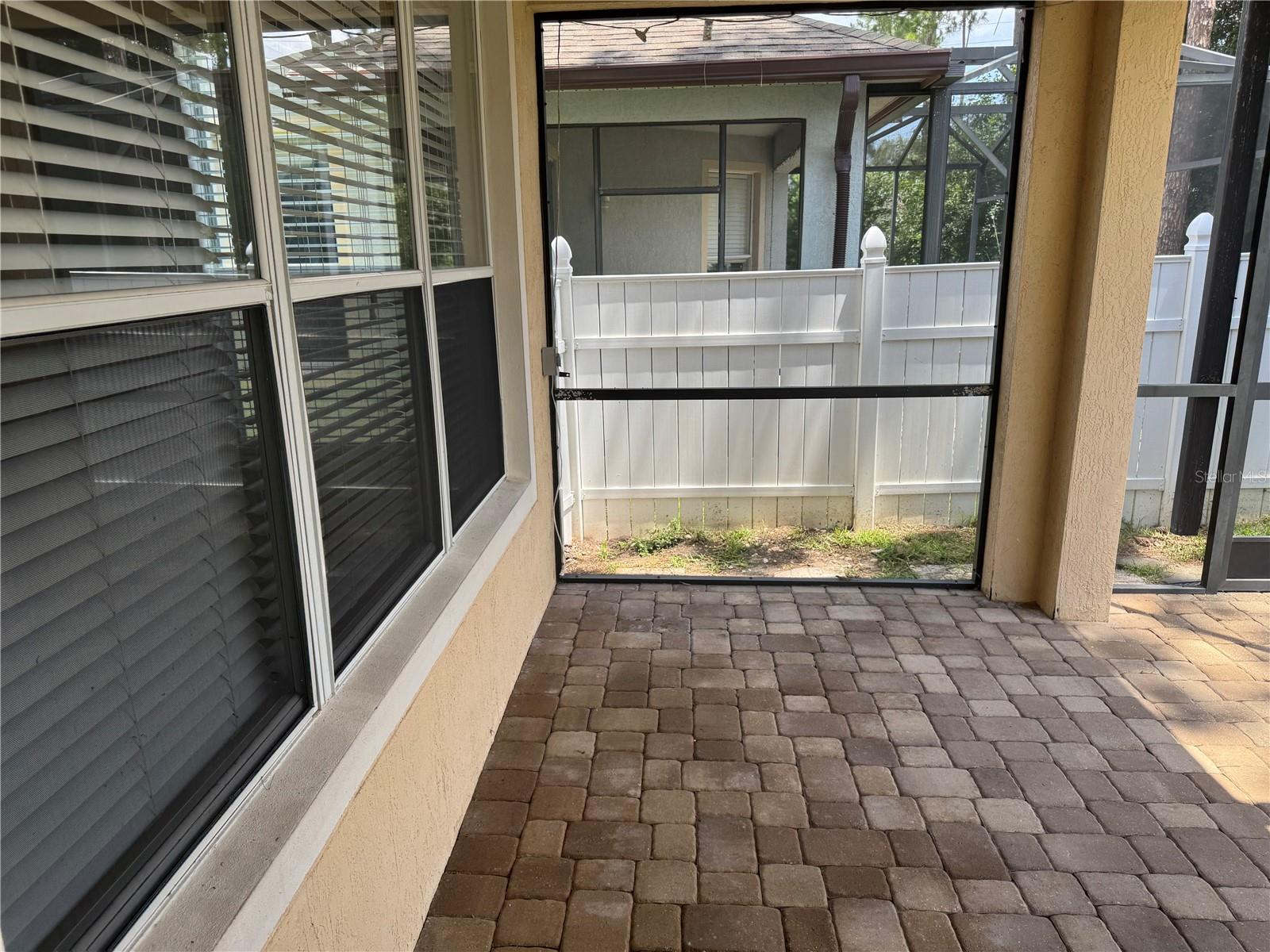 LAKES WINDERMERE PH 01 49 108 - Residential Lease