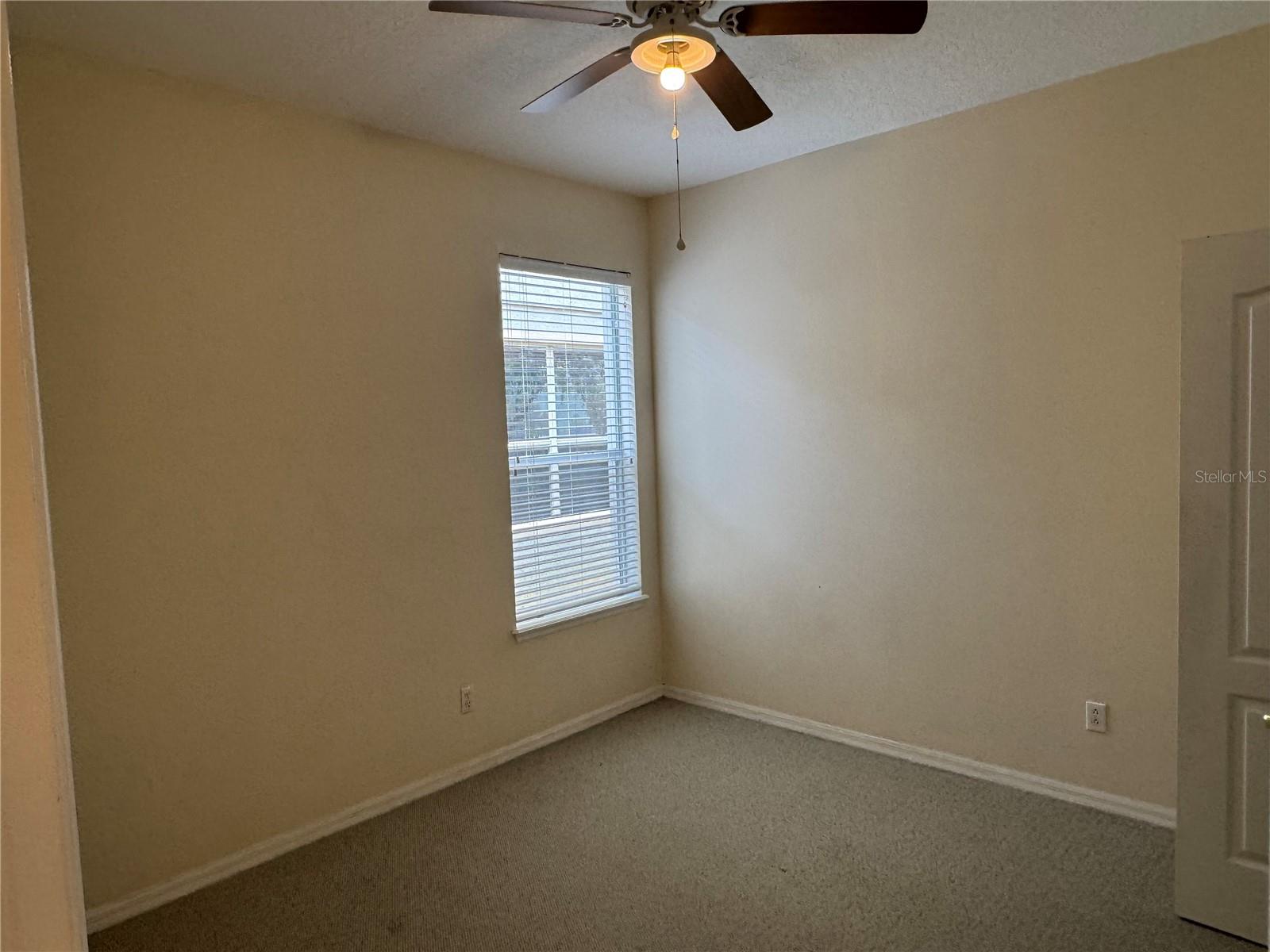 LAKES WINDERMERE PH 01 49 108 - Residential Lease