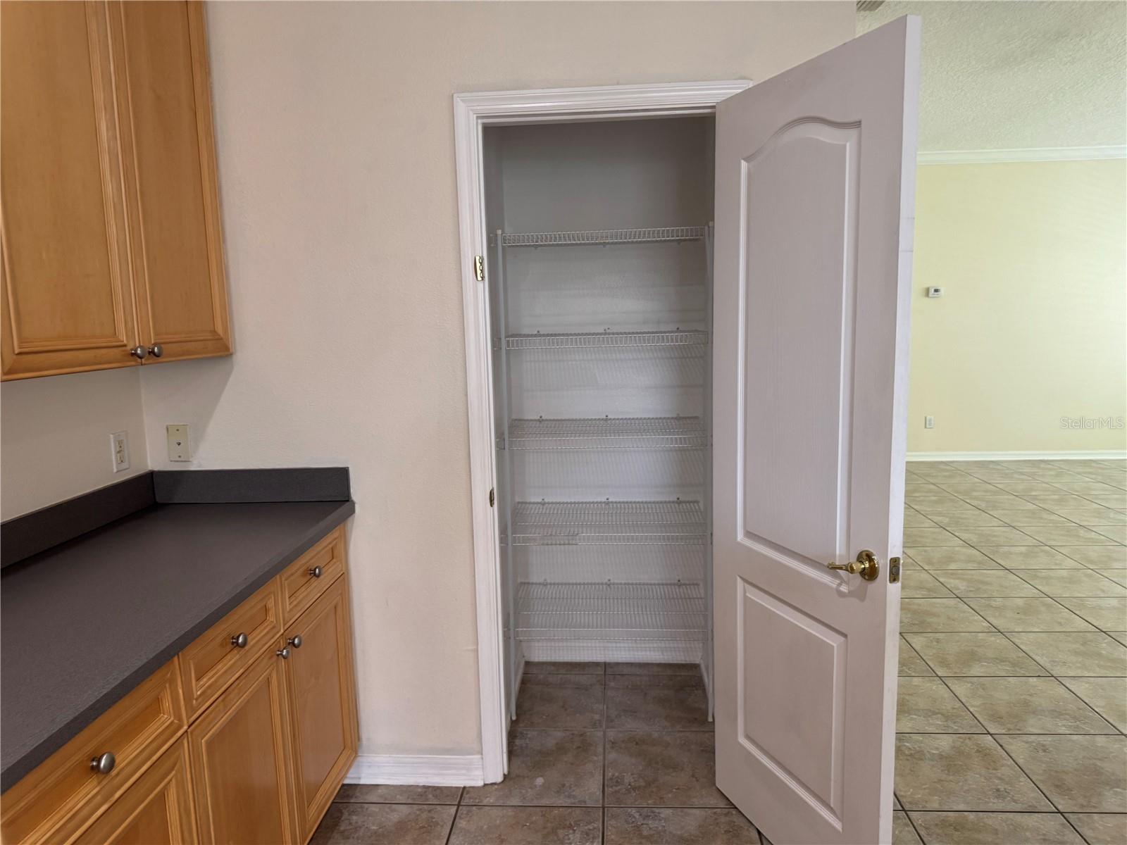 LAKES WINDERMERE PH 01 49 108 - Residential Lease