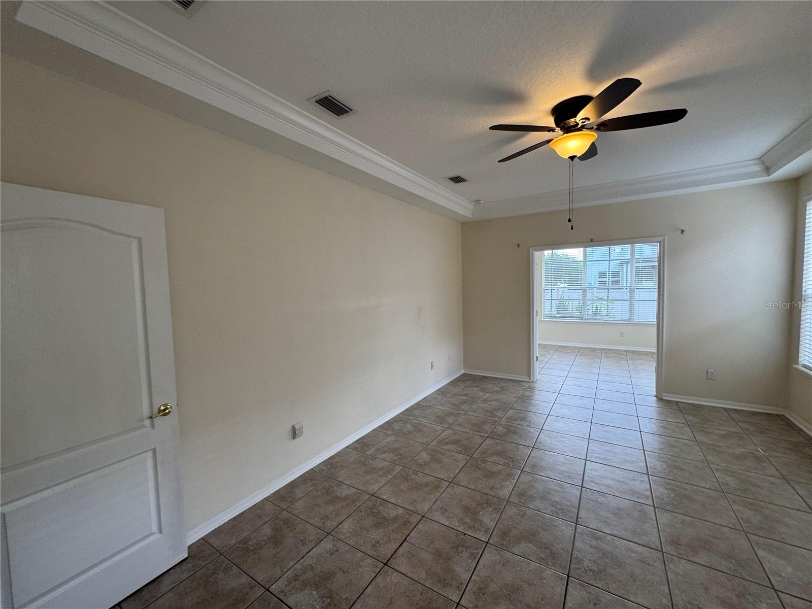 LAKES WINDERMERE PH 01 49 108 - Residential Lease