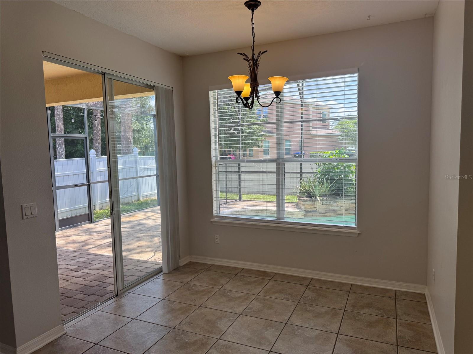 LAKES WINDERMERE PH 01 49 108 - Residential Lease