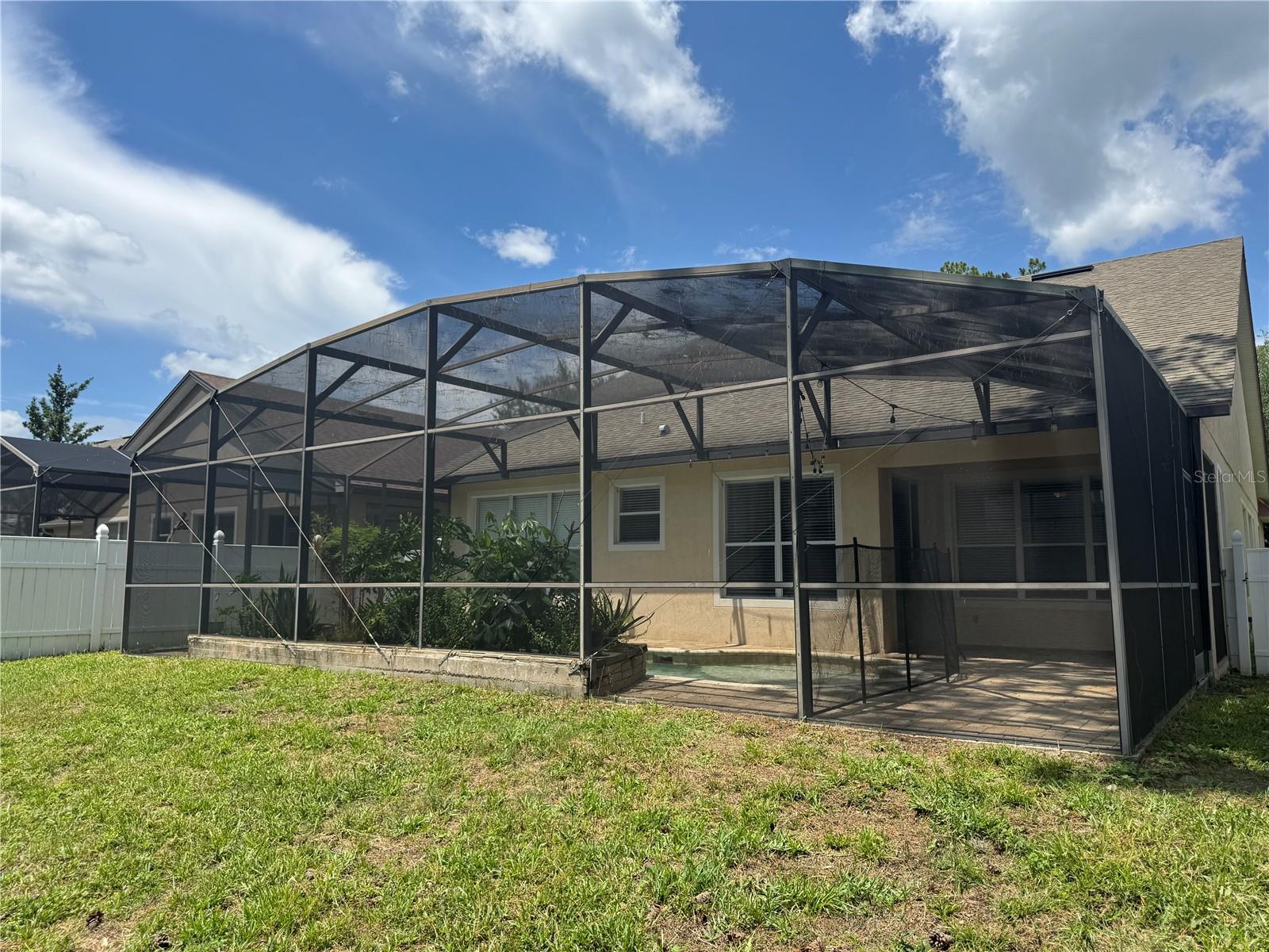 LAKES WINDERMERE PH 01 49 108 - Residential Lease