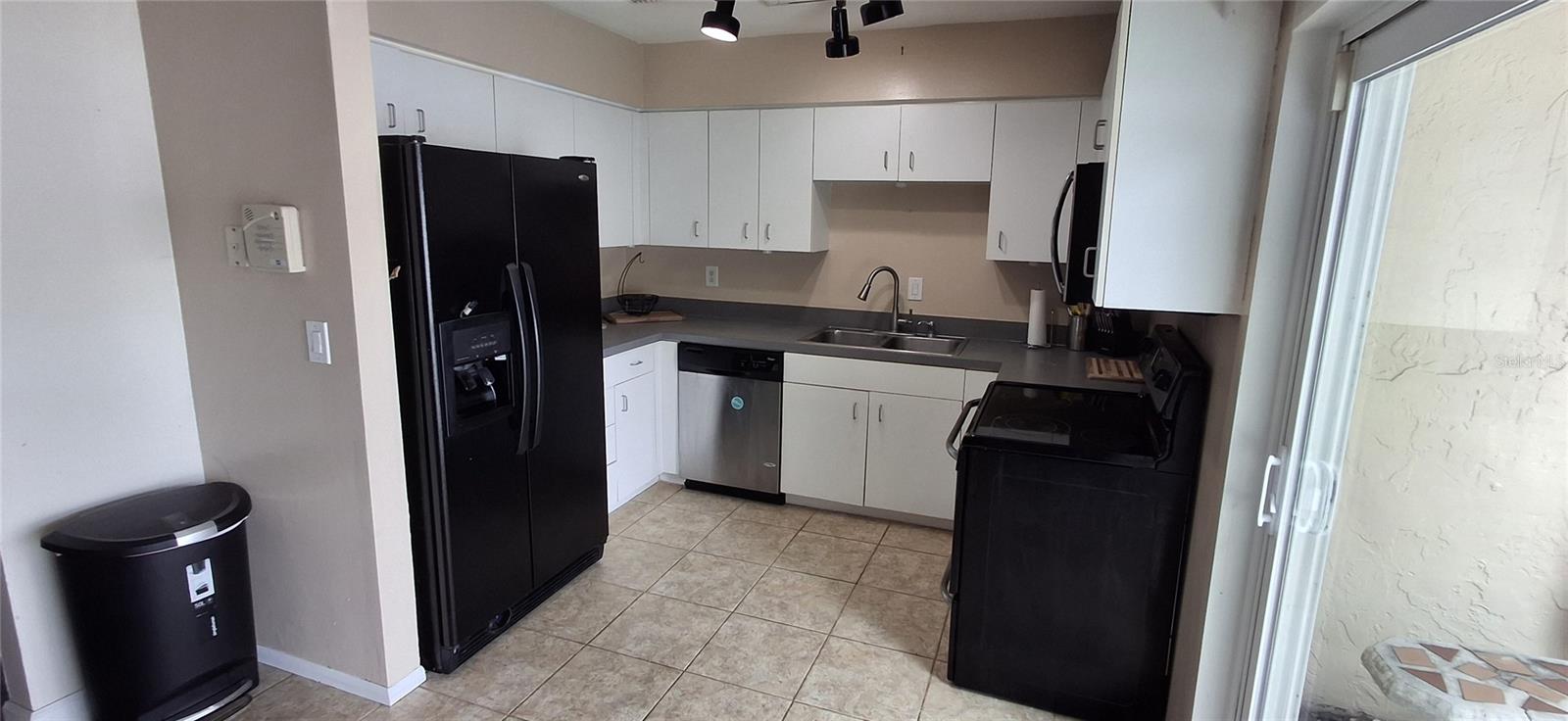 BONNIE BAY UNIT ONE - Residential