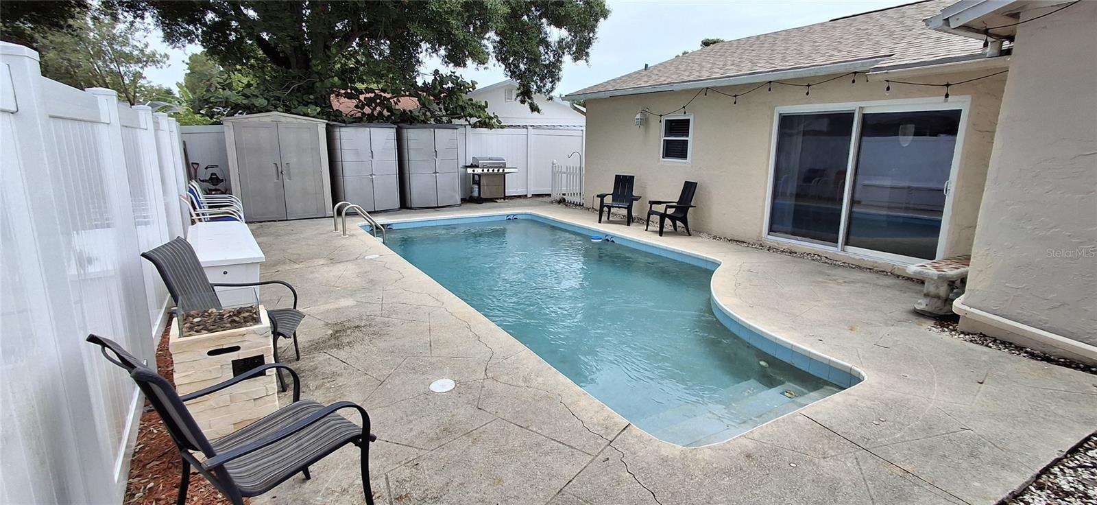 BONNIE BAY UNIT ONE - Residential