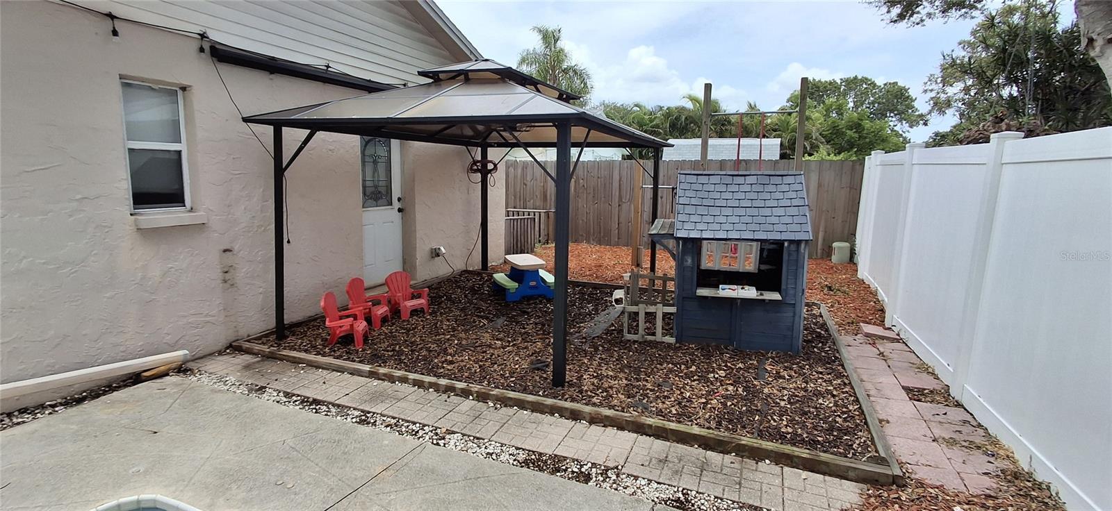 BONNIE BAY UNIT ONE - Residential