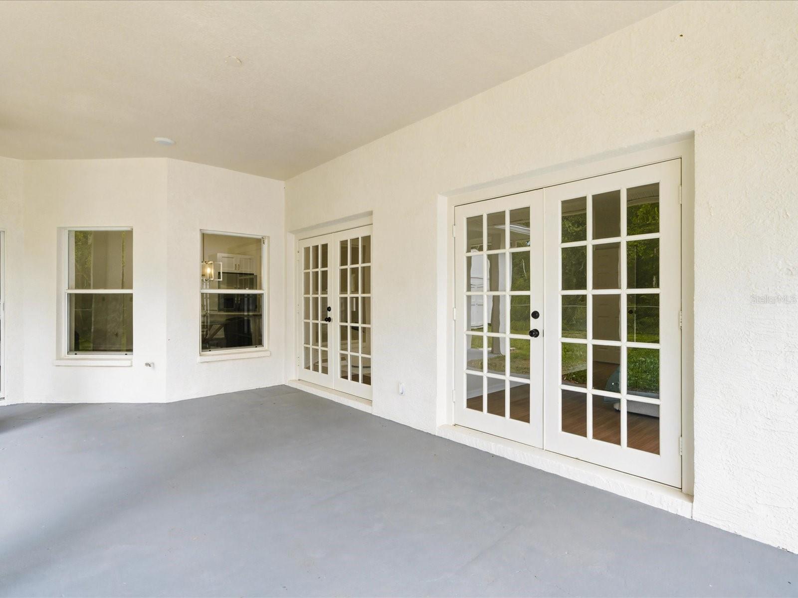 TAMPA DOWNS HEIGHTS - Residential