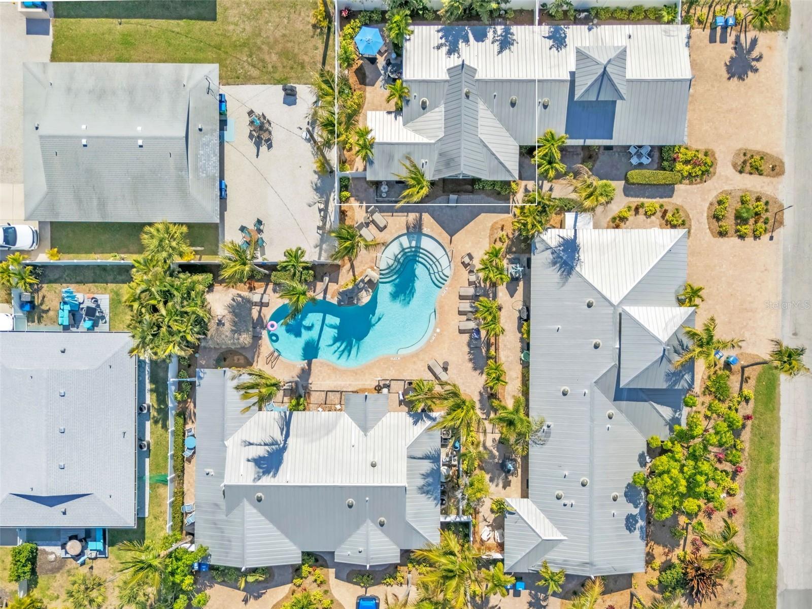 THE BLUE LAGOON - Residential