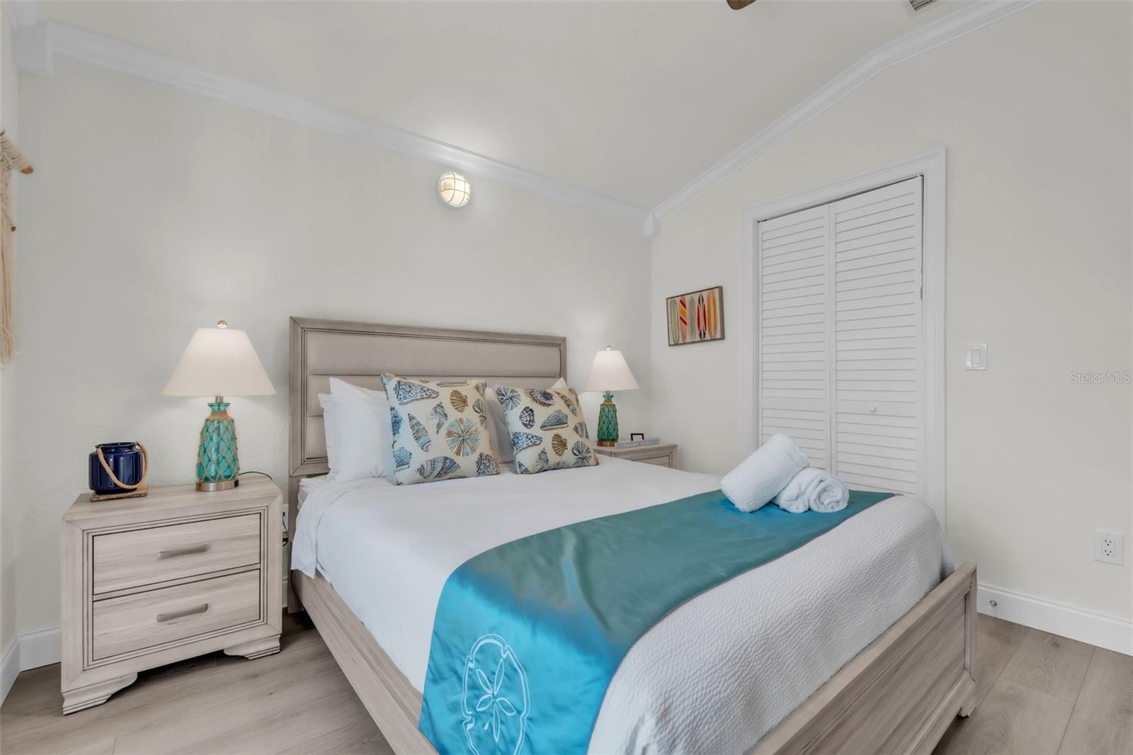 THE BLUE LAGOON - Residential