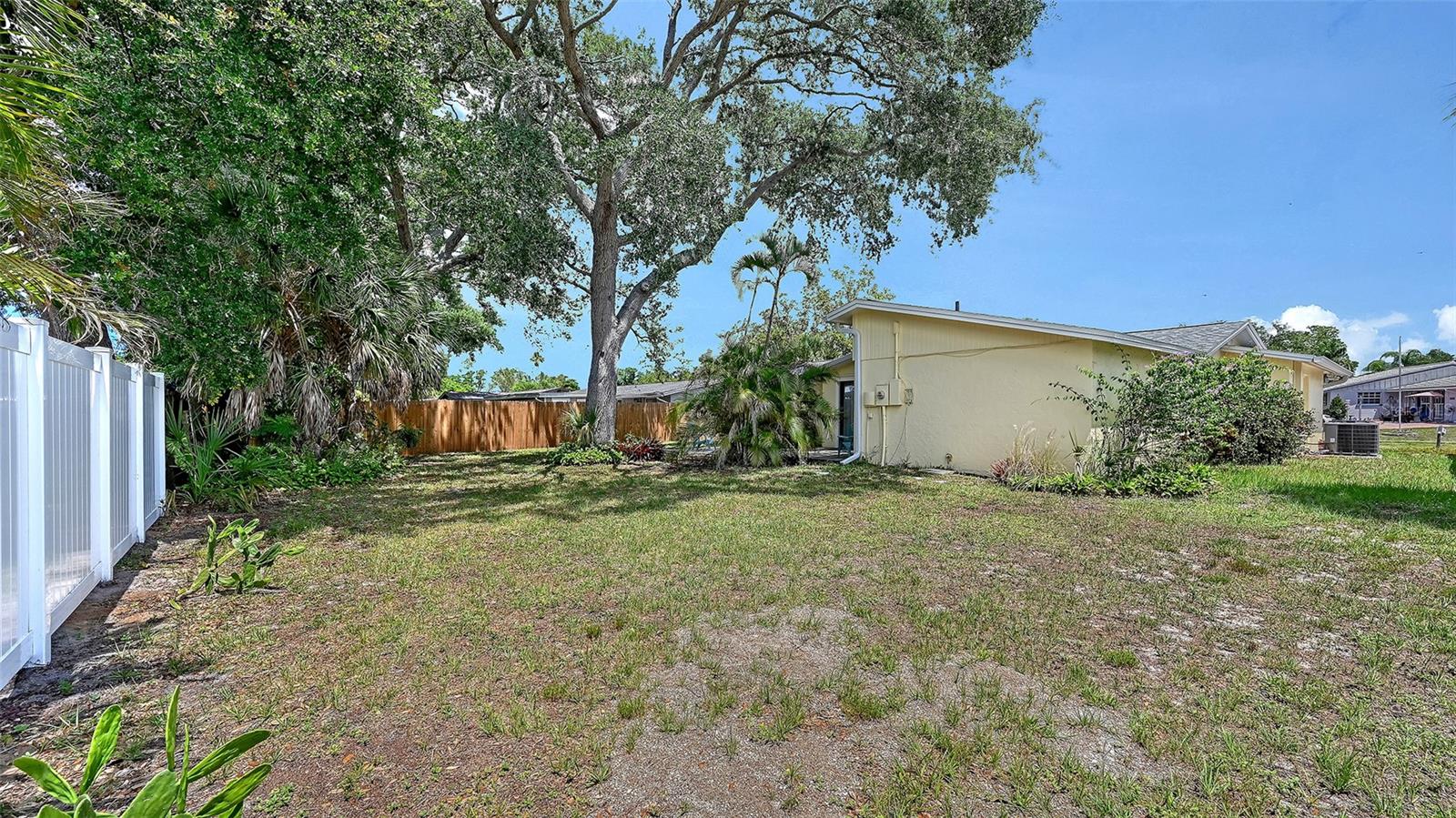 GULF GATE - Residential