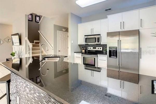 ENCANTADA PH 1 - Residential