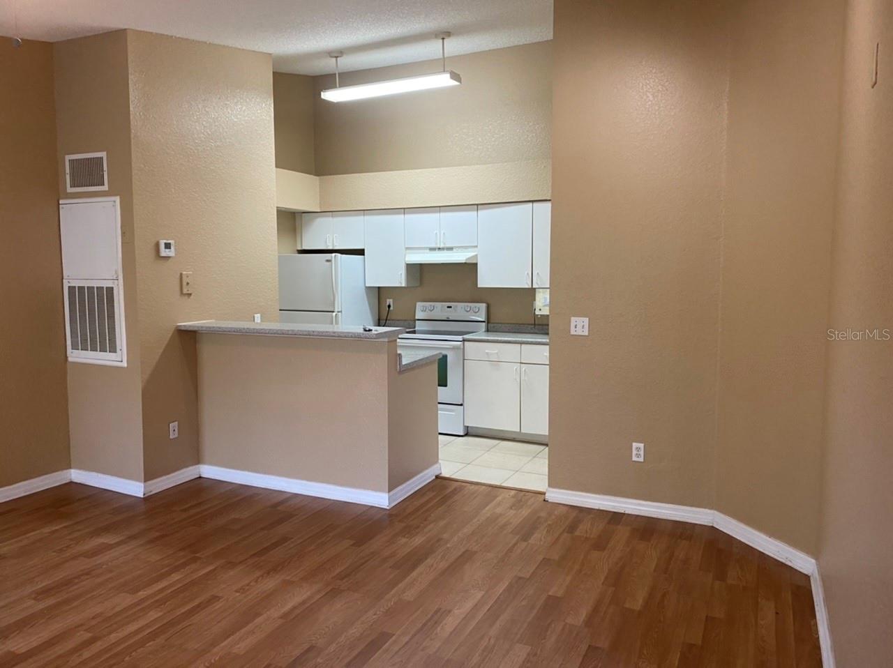 BELMONT/PK CENTRAL CONDO - Residential Lease