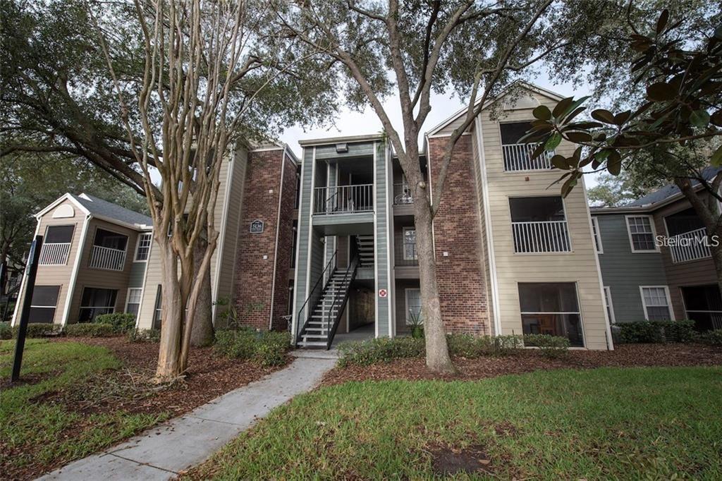 Fantastic 1 bedroom 1 bathroom on the 3rd floor in Belmont at Park Central!! Features fresh New paint, laminate flooring throughout (no carpet), upgraded kitchen and bathrooms!! Enjoy Florida's weather from screened in balcony!!! CLOSE TO SHOPPING, RESTURANTS, ATTRACTIONS, AND MORE. Community includes a City Street Market, Park Central’s community sundry store' • Park Central’s Community Restaurant • Movie Screening Room with Plush Seating • Five resort style swimming pools with Wi-Fi • Hot tub and Dry Sauna • Multi-level fitness center with free weights • Yoga and Aerobics studio • Full size indoor basketball and Racquetball Court • Lighted tennis courts • Waterside Boardwalk Areas • Two Car care centers • 24-hour manned community entrance • 24-hour emergency maintenance service.