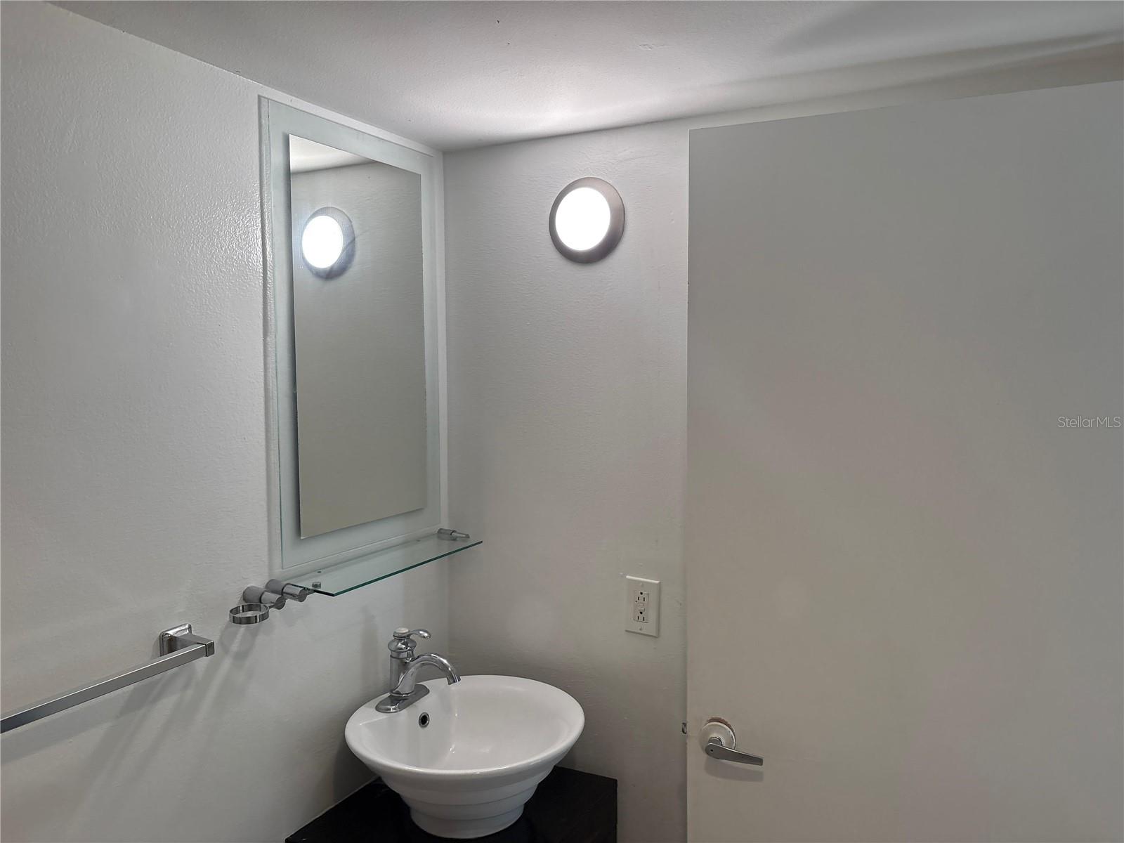 LAKESIDE CROSSING CONDO - Residential Lease
