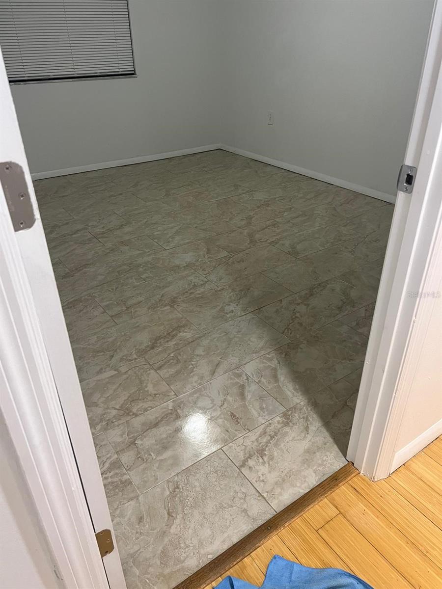 LAKESIDE CROSSING CONDO - Residential Lease