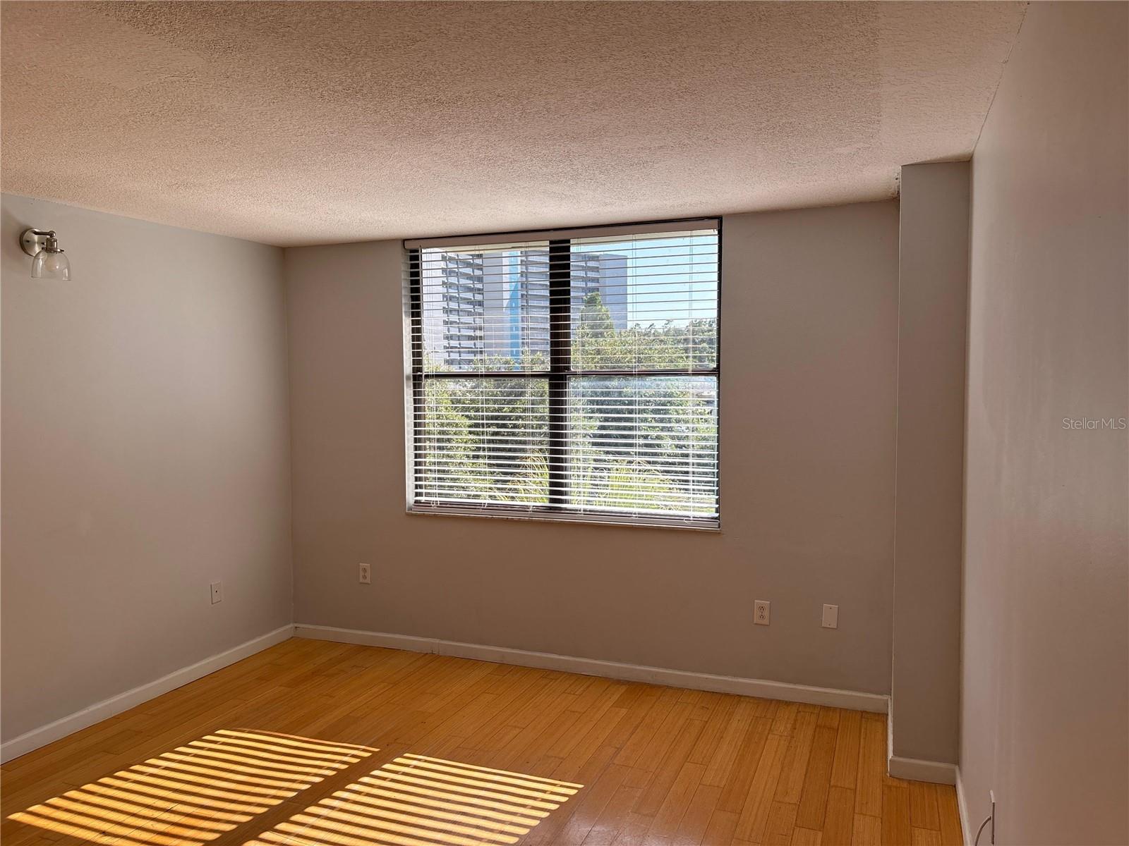 LAKESIDE CROSSING CONDO - Residential Lease