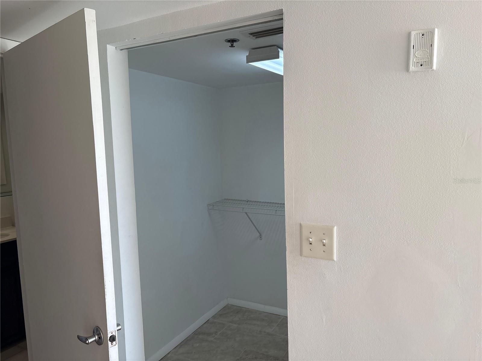 LAKESIDE CROSSING CONDO - Residential Lease