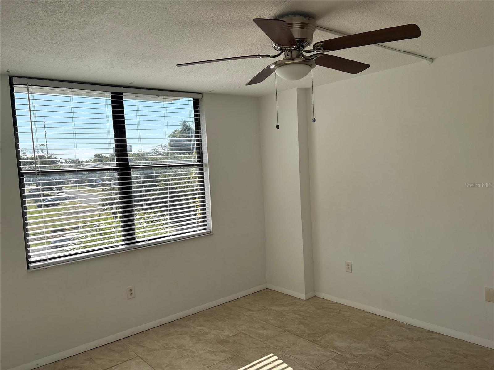 LAKESIDE CROSSING CONDO - Residential Lease