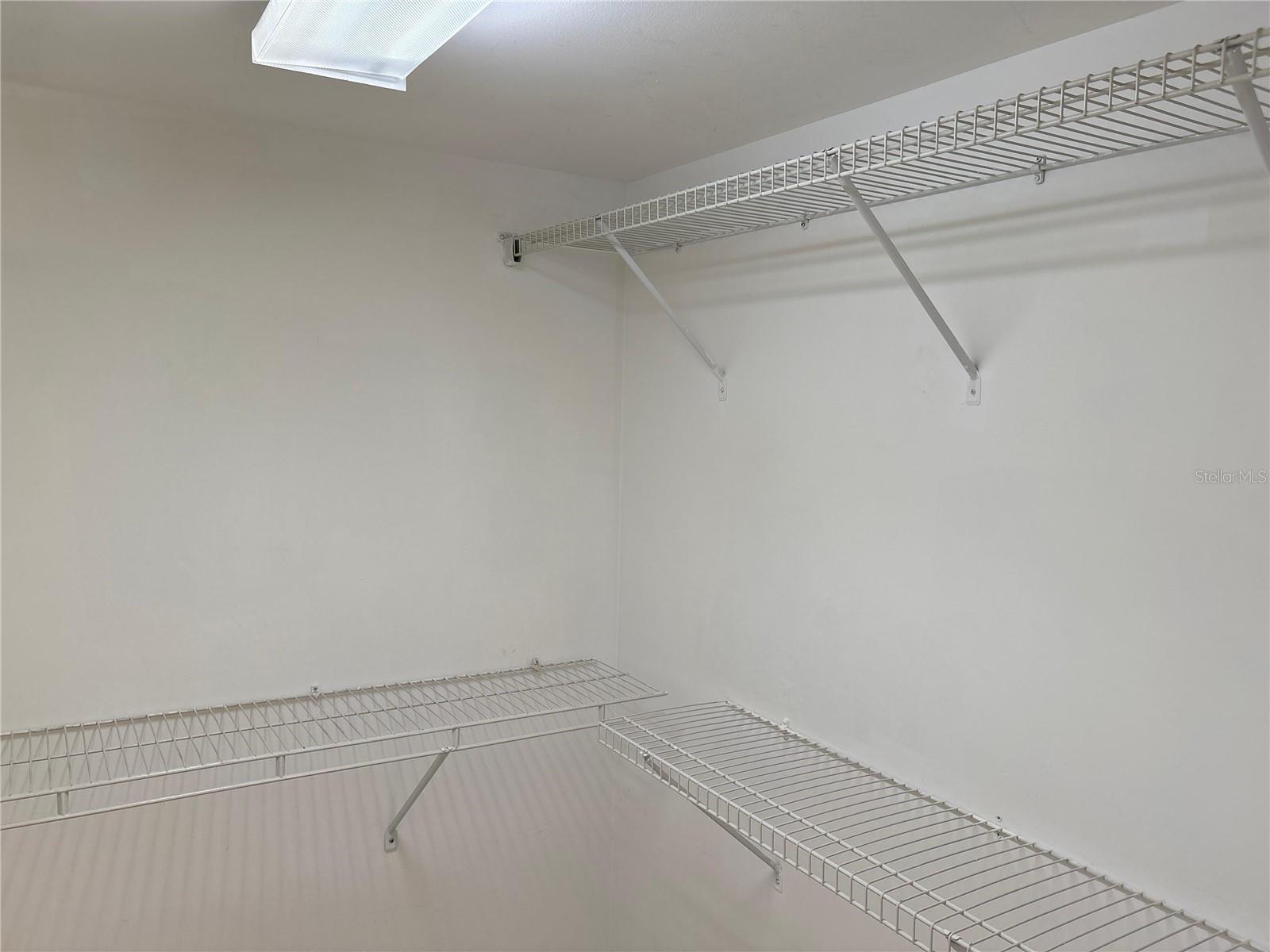 LAKESIDE CROSSING CONDO - Residential Lease