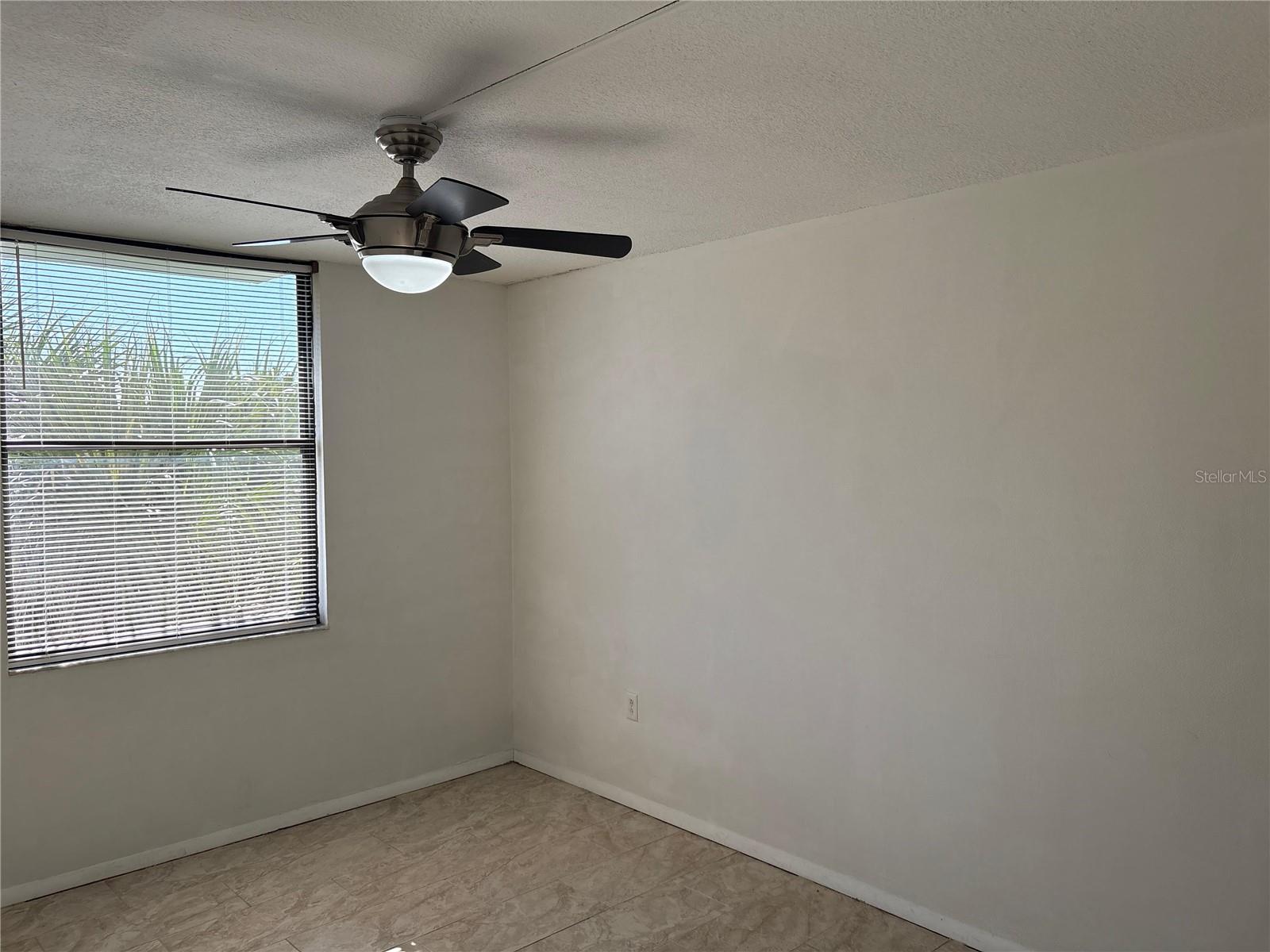 LAKESIDE CROSSING CONDO - Residential Lease