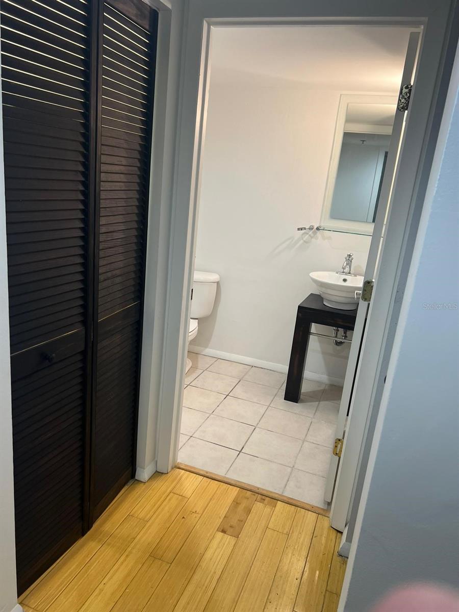 LAKESIDE CROSSING CONDO - Residential Lease