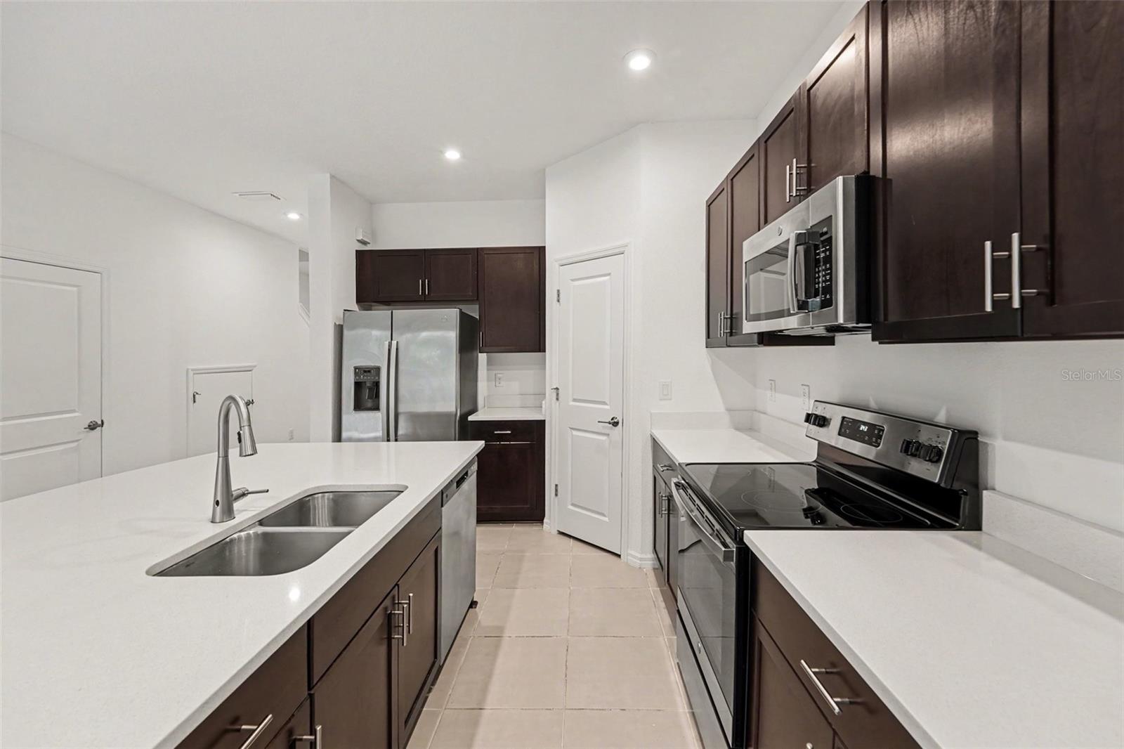 ARTISAN LAKES PRCL J PH I & II - Residential