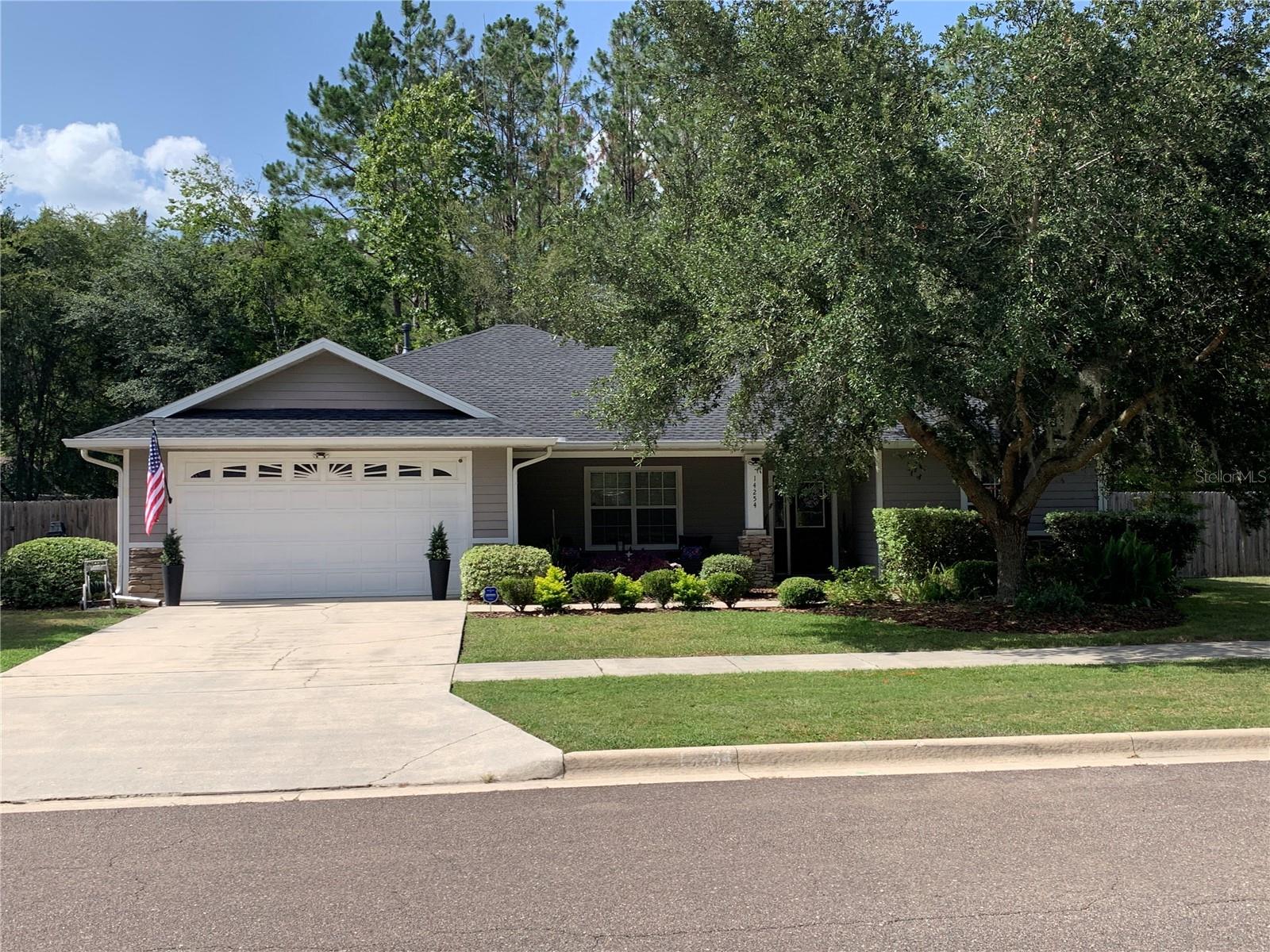 Did you say Strawberry Fields in Newberry?  Well, don't look any further!  This is the one you've been waiting for!  Nestled in a serene neighborhood close to everything.  Lot's of features including a new roof in September of 2025.  Don't hesitate, schedule your showing today.  You deserve Strawberry Fields forever!!!!!