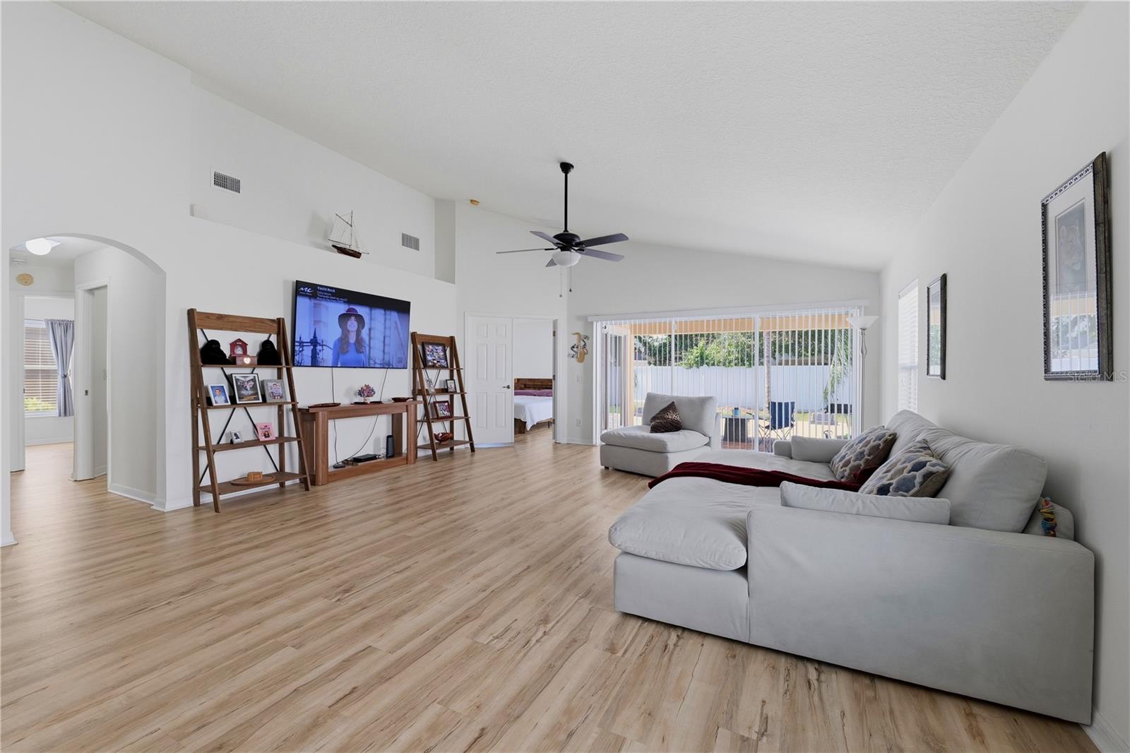 LAKESHORE RANCH PH I - Residential