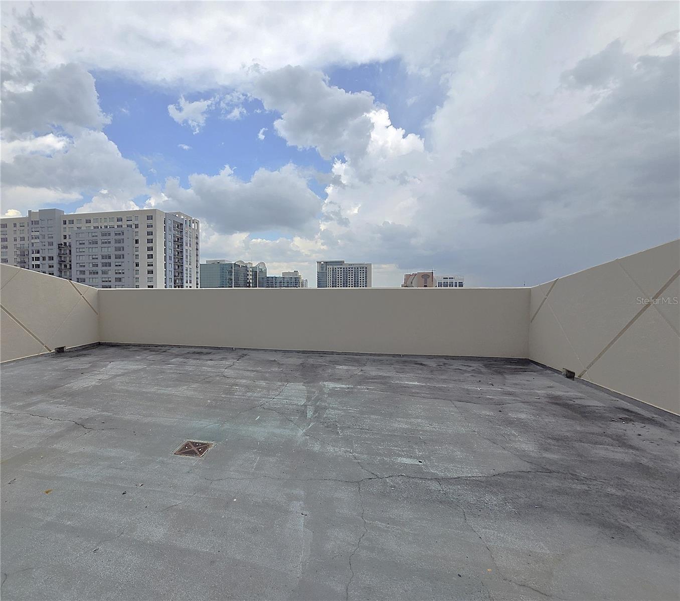 SOLAIRE/THE PLAZA CONDO BLDG - Residential