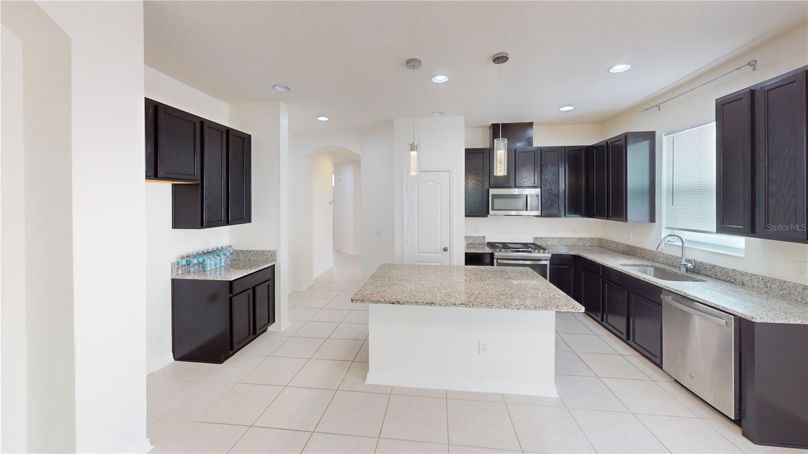 DEANS CROSSING - Residential