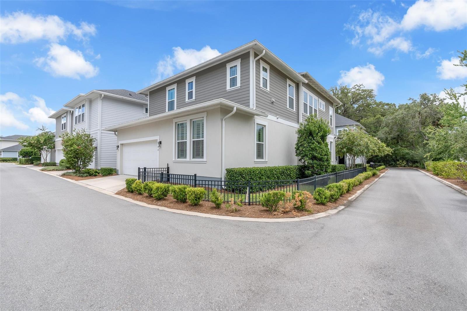 OAKLAND PARK - Residential