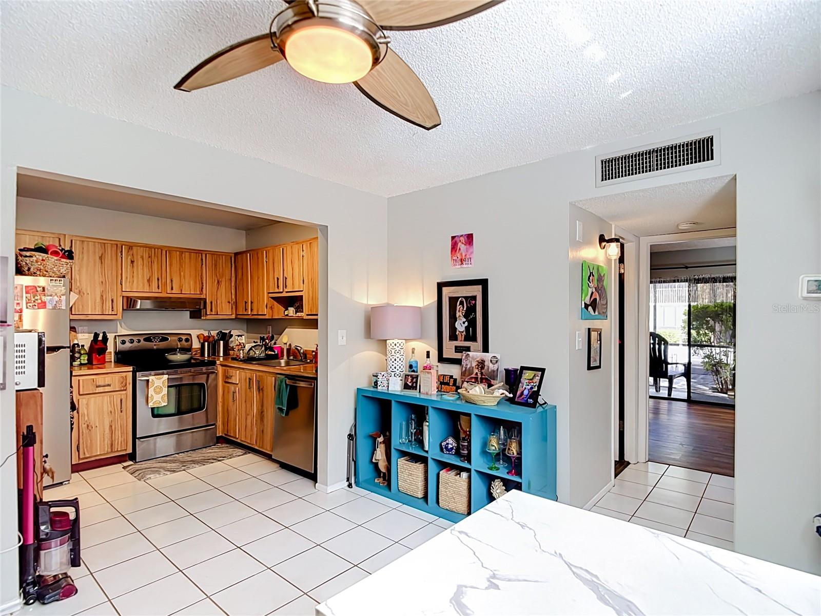 RAINTREE VILLAGE CONDO N - Residential