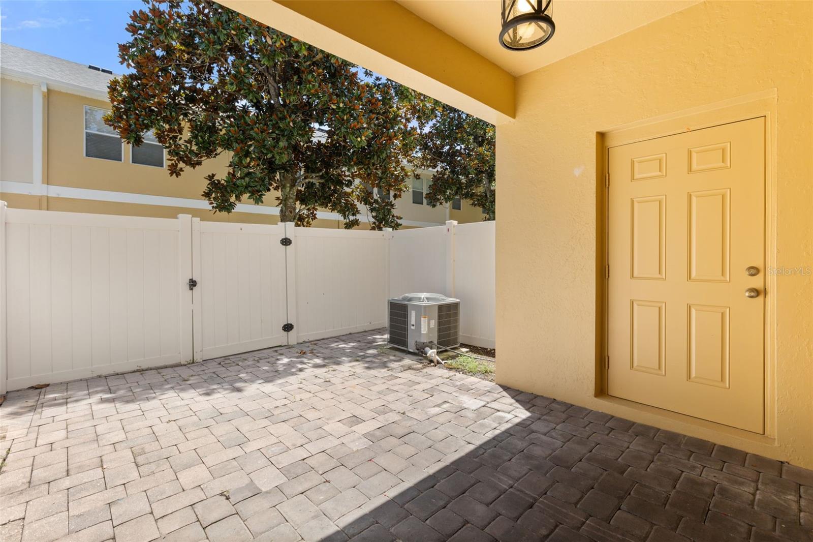OASIS COVE I/LAKESIDE VILLAGE PH 01 - Residential