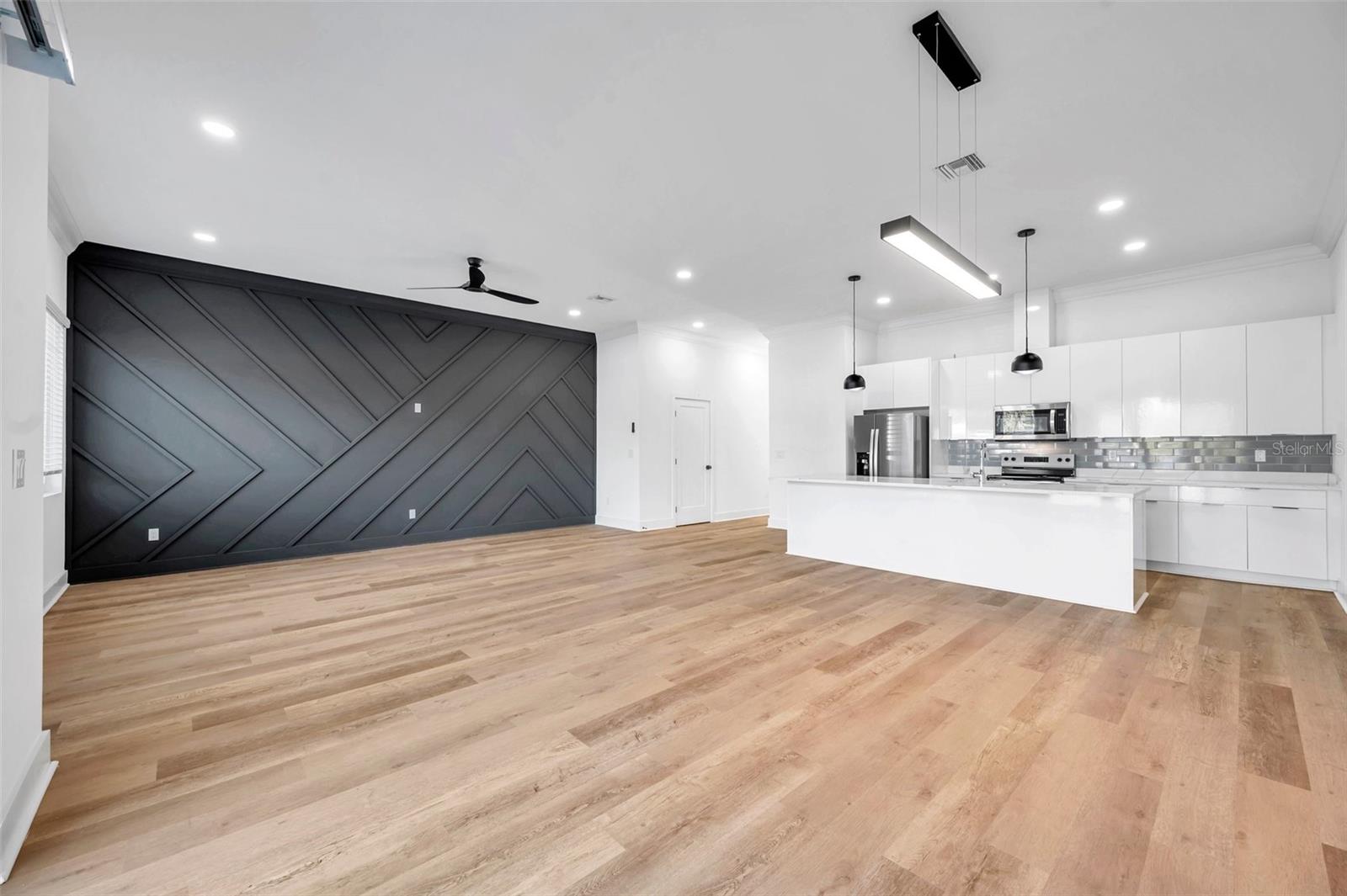 WEST TAMPA TOWNHOMES - Residential Income