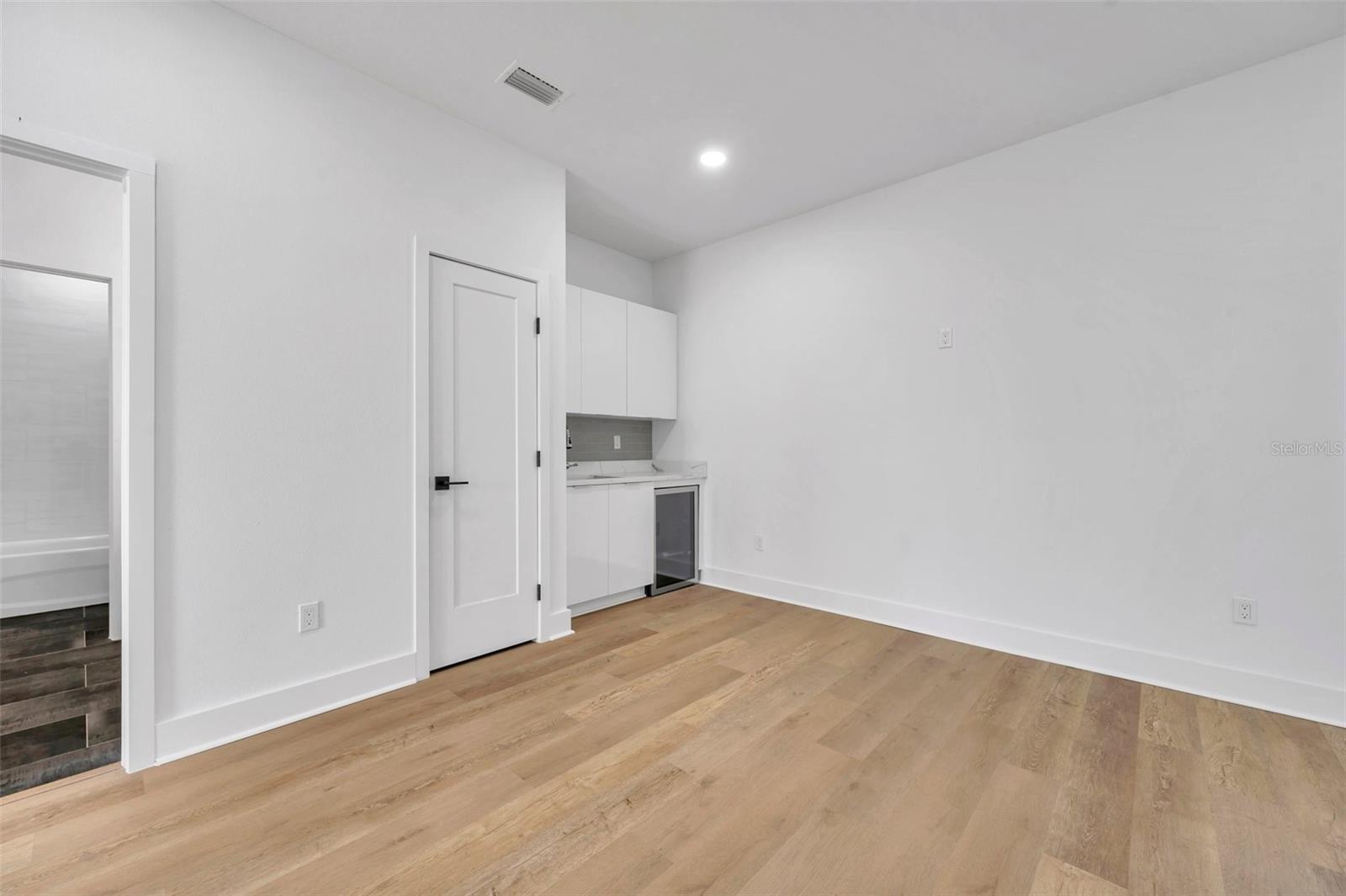 WEST TAMPA TOWNHOMES - Residential Income