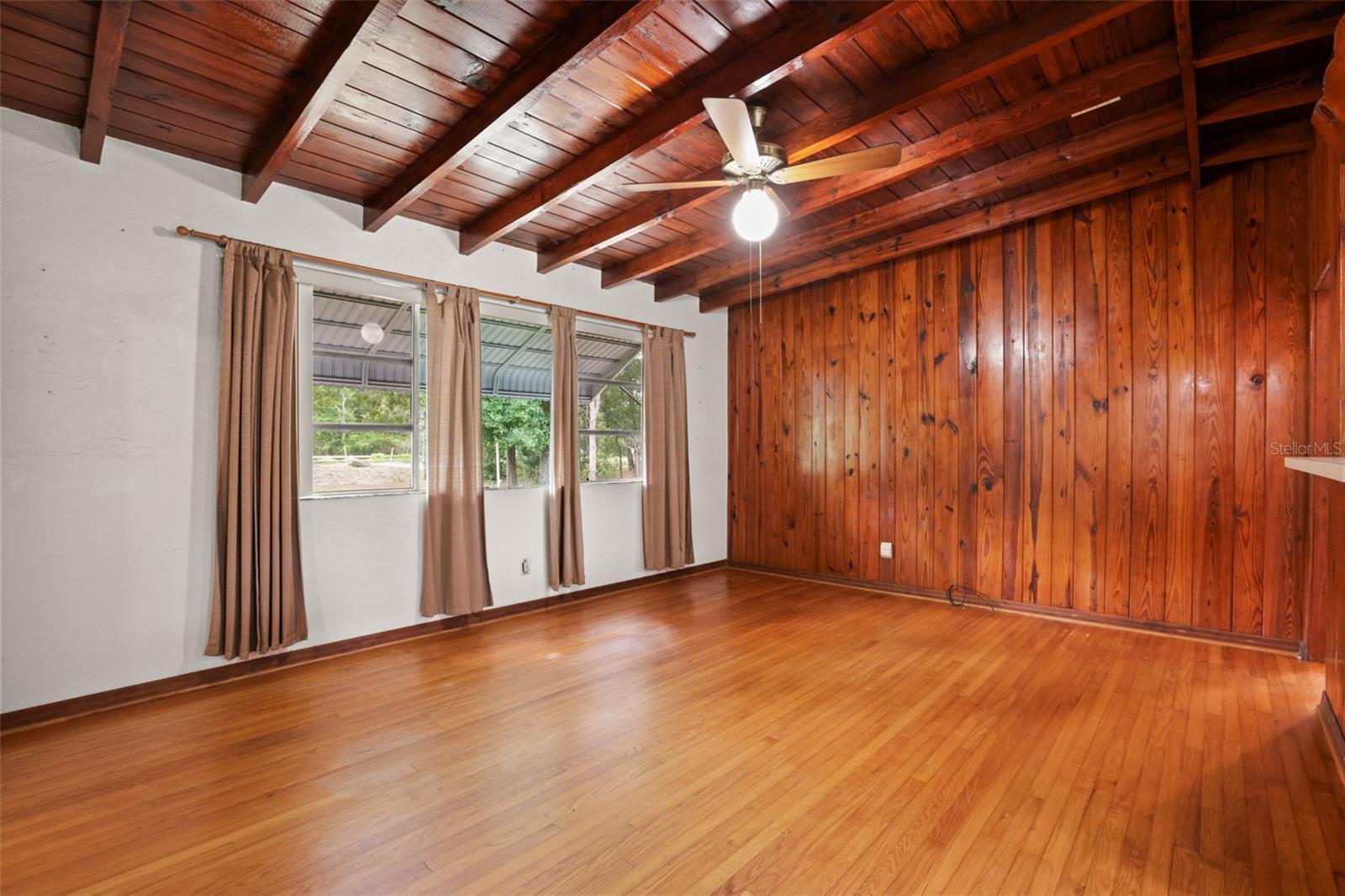 SPORTSMANS PARADISE - Residential