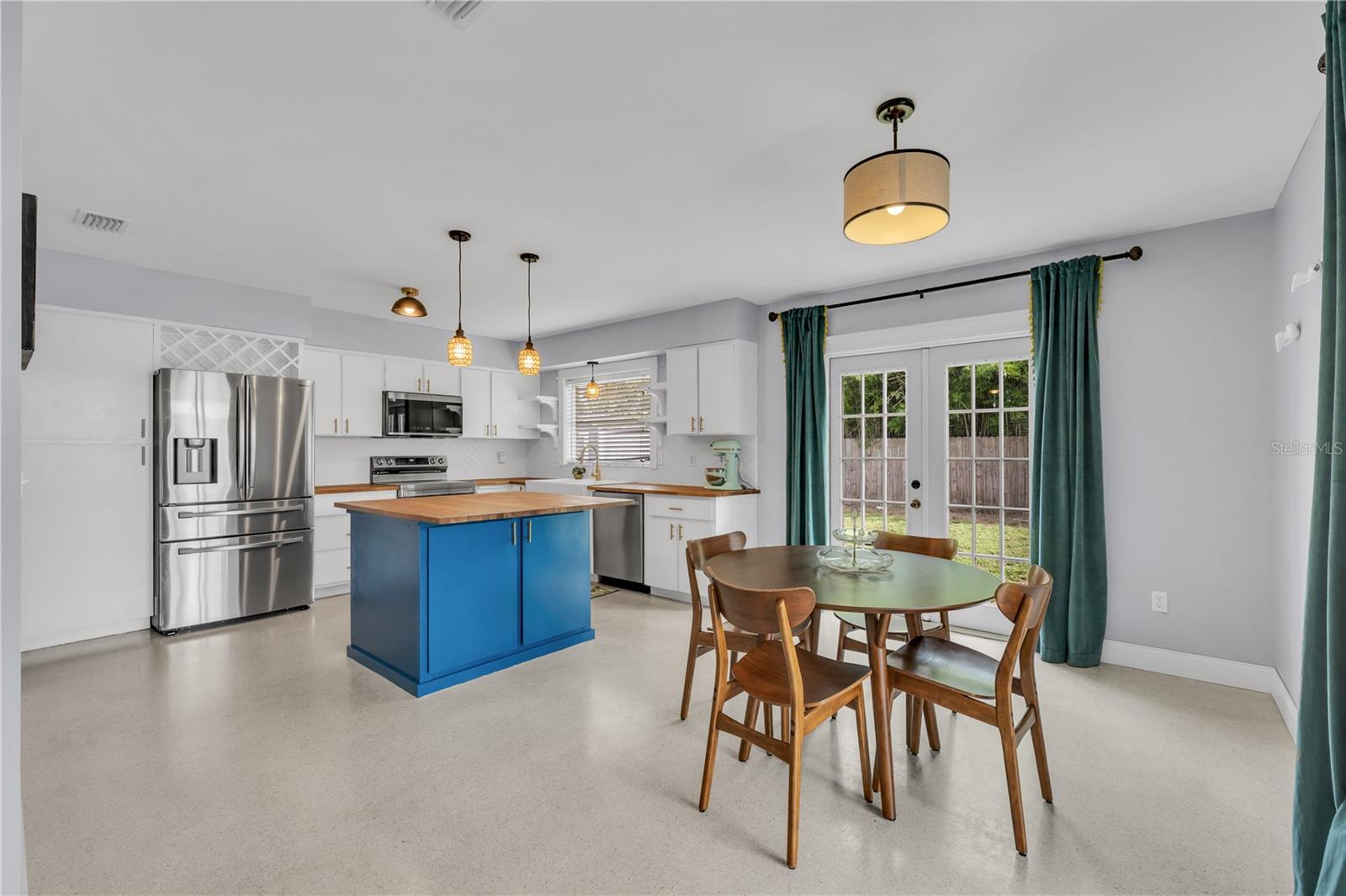 CARROLLWOOD SUB UNIT 1 - Residential