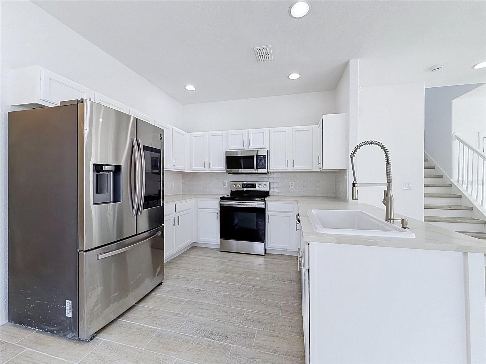 HIGH GROVE UNIT 01 LT 01 PB 50 PG 19-20 - Residential