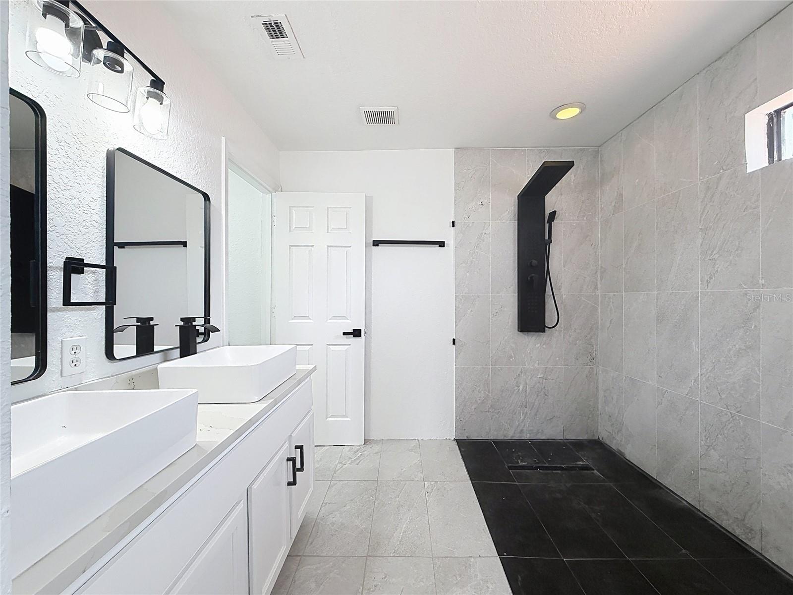 HIGH GROVE UNIT 01 LT 01 PB 50 PG 19-20 - Residential