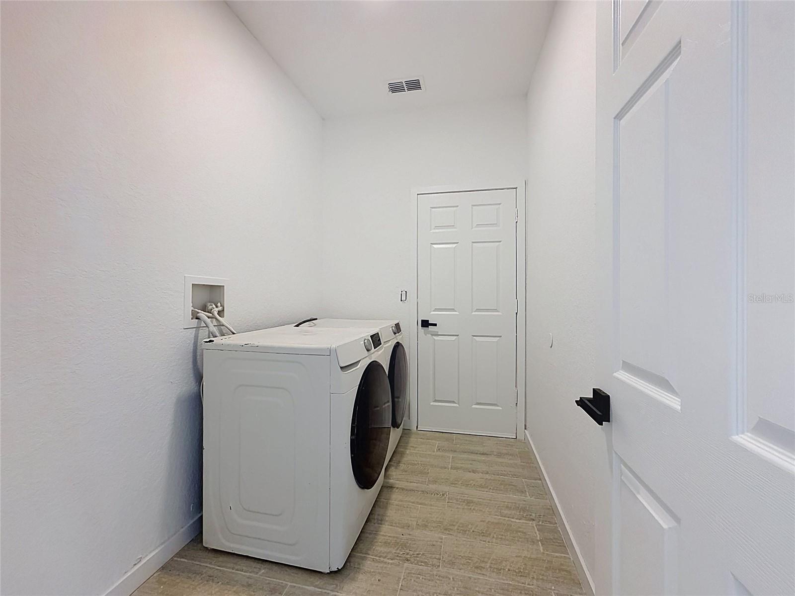 HIGH GROVE UNIT 01 LT 01 PB 50 PG 19-20 - Residential