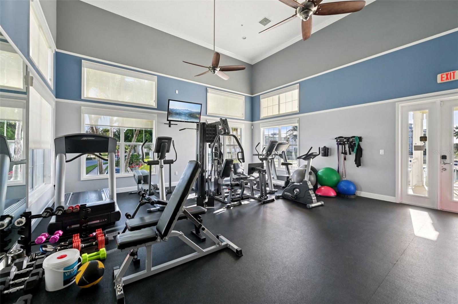 PALMA SOLA BAY CLUB PH 5 - Residential