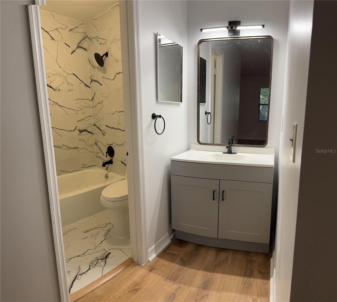 OAKBROOK VILLAGE - Residential Lease