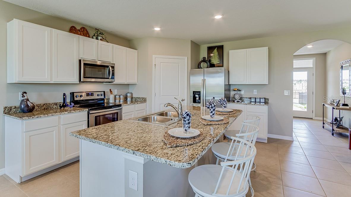 STAR FARMS AT LAKEWOOD RANCH - Residential