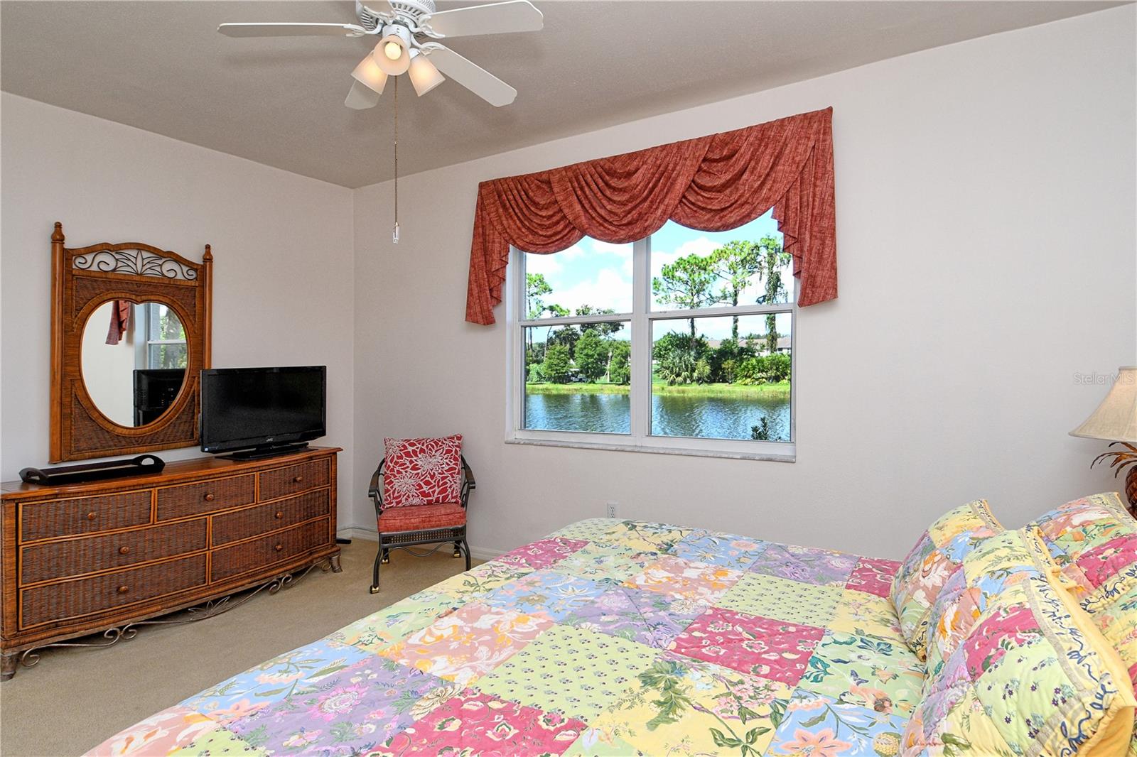 HERITAGE OAKS GOLF & COUNTRY CLUB - Residential