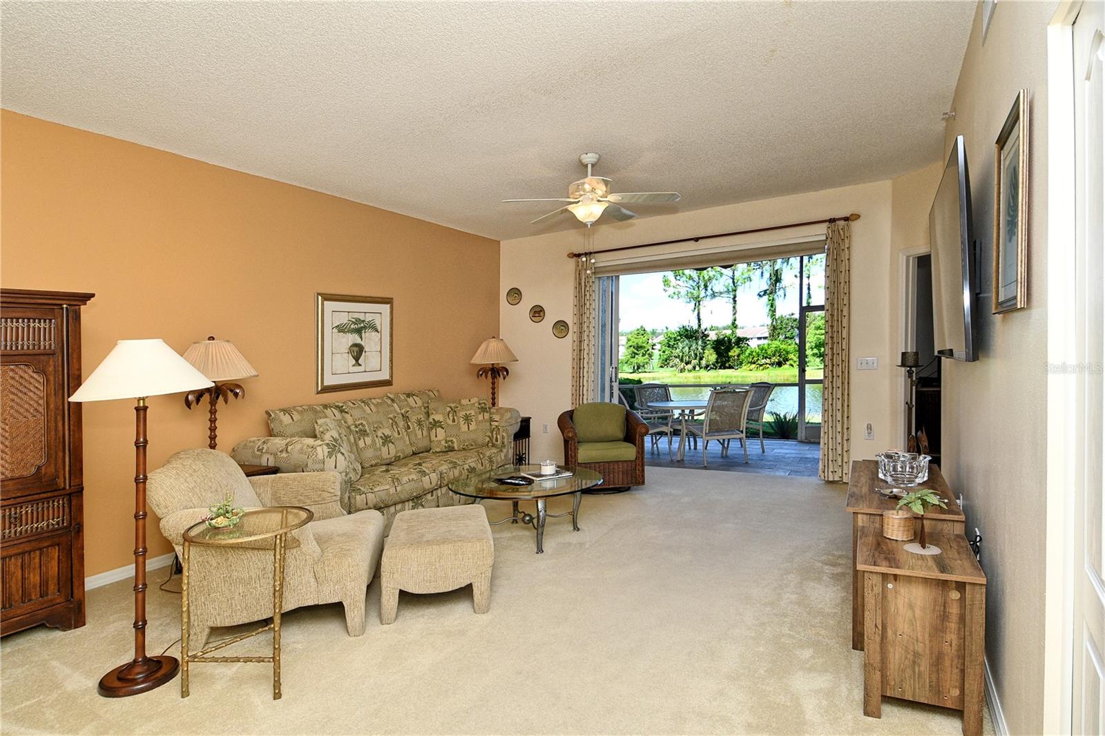 HERITAGE OAKS GOLF & COUNTRY CLUB - Residential