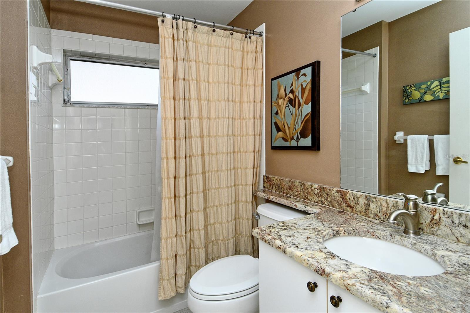 HERITAGE OAKS GOLF & COUNTRY CLUB - Residential