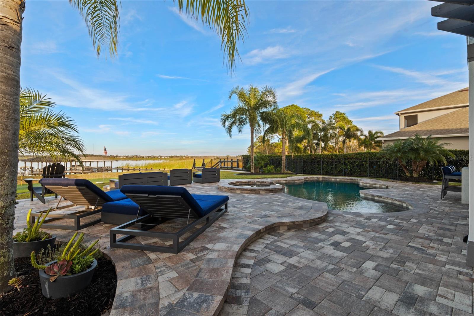 HICKORY HAMMOCK - Residential