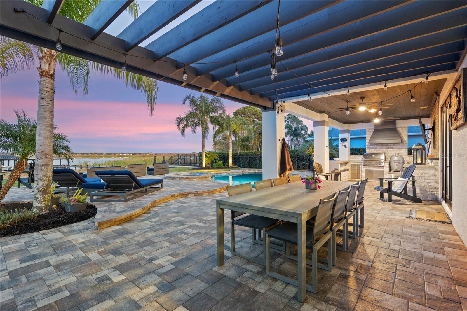 HICKORY HAMMOCK - Residential