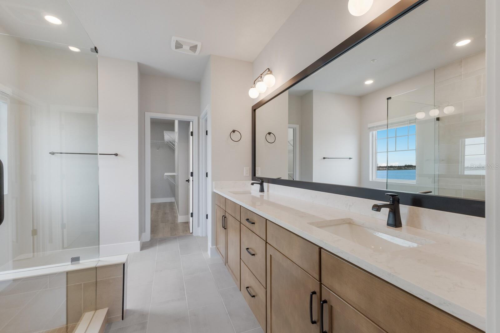 EMERALD LANDING AT WATERSIDE - Residential Lease