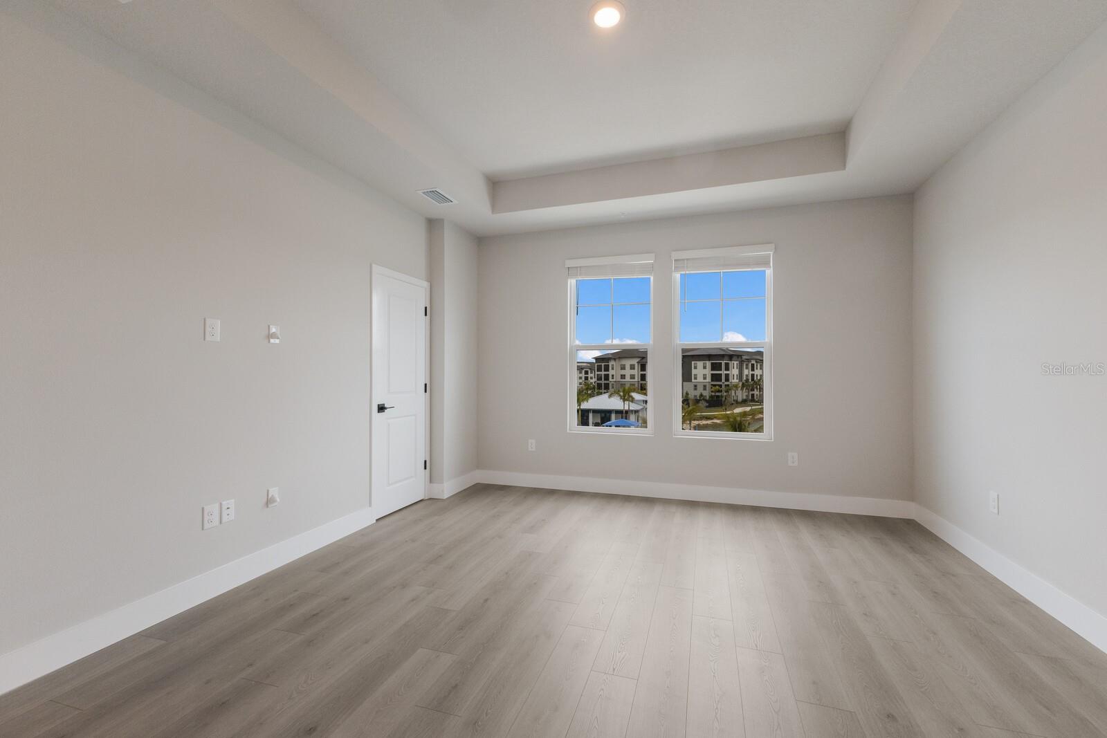 EMERALD LANDING AT WATERSIDE - Residential Lease