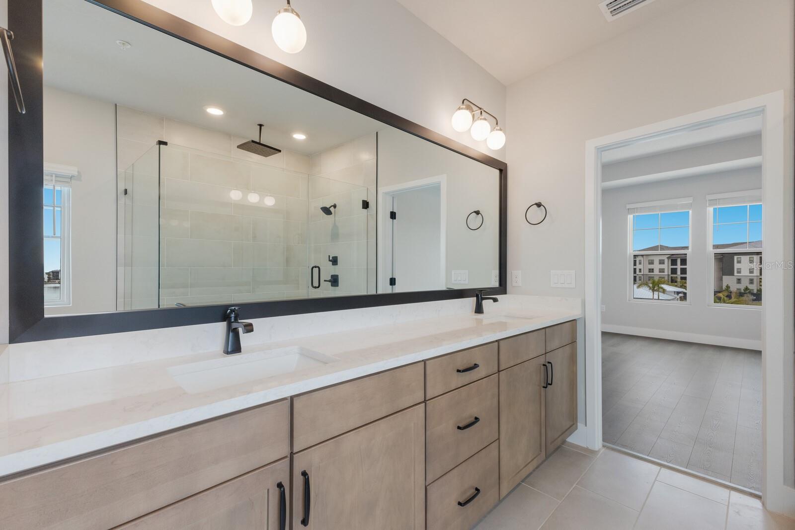 EMERALD LANDING AT WATERSIDE - Residential Lease